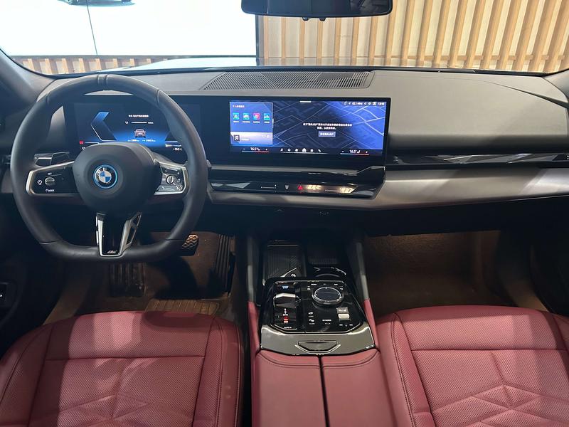 BMW i5, 2025 — фото 6 из 10