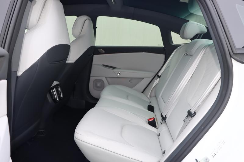 BAIC Arcfox Alpha S5, 2024 — фото 9 из 11