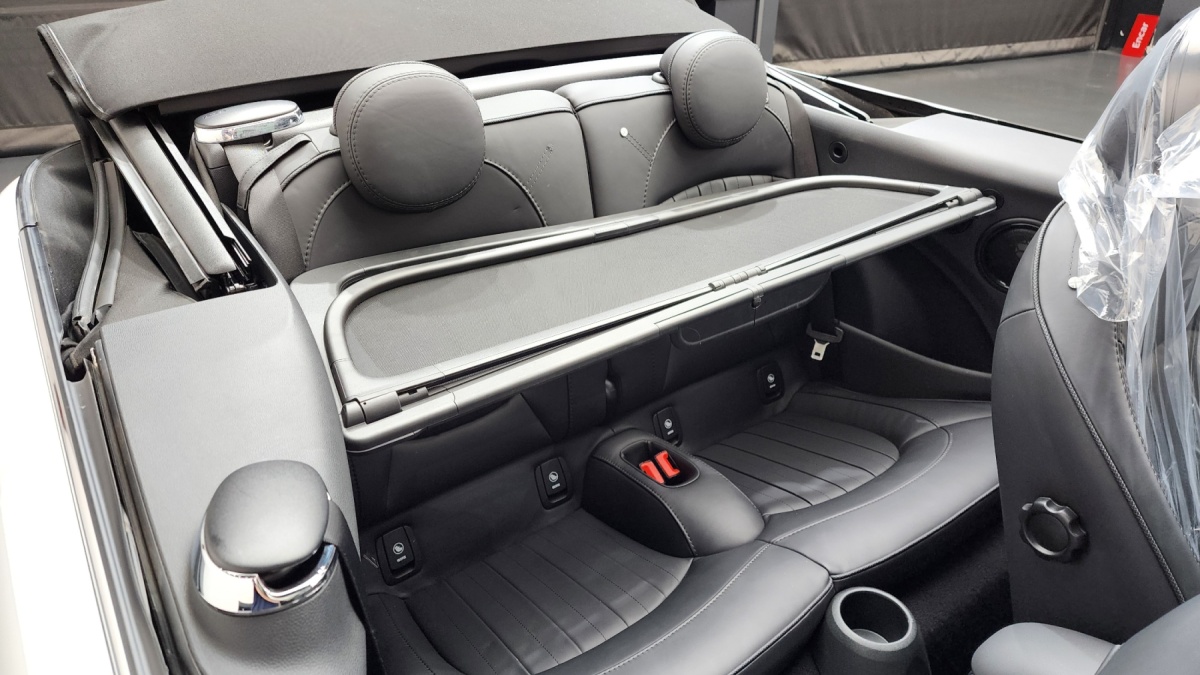 Mini Cooper Convertible, 2023 — фото 10 из 12