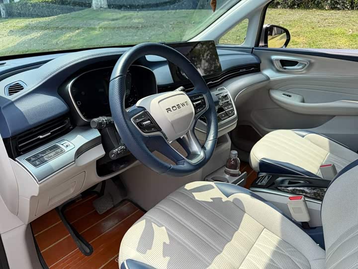 Roewe iMax 8, 2022 — фото 7 из 9