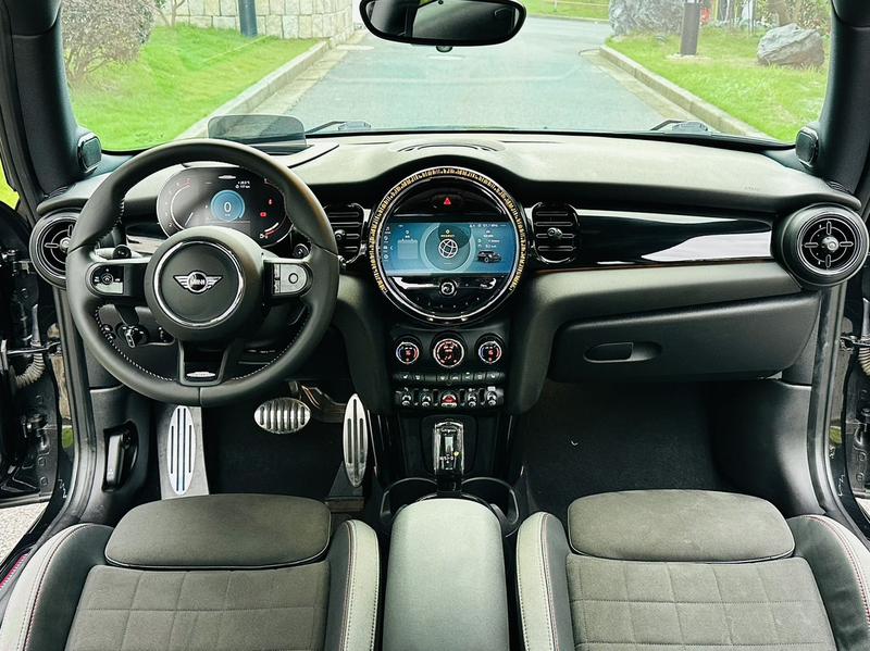 Mini Mini JCW, 2022 — фото 7 из 11