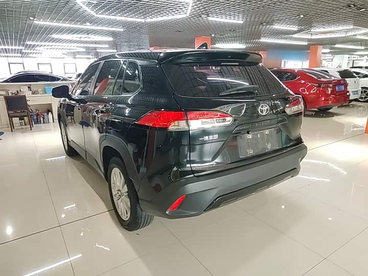 Toyota Corolla Cross, 2023 — фото 5 из 9