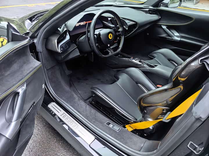 Ferrari SF90, 2023 — фото 8 из 9