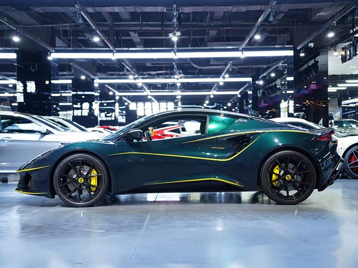 Lotus Emira, 2024 — фото 3 из 9