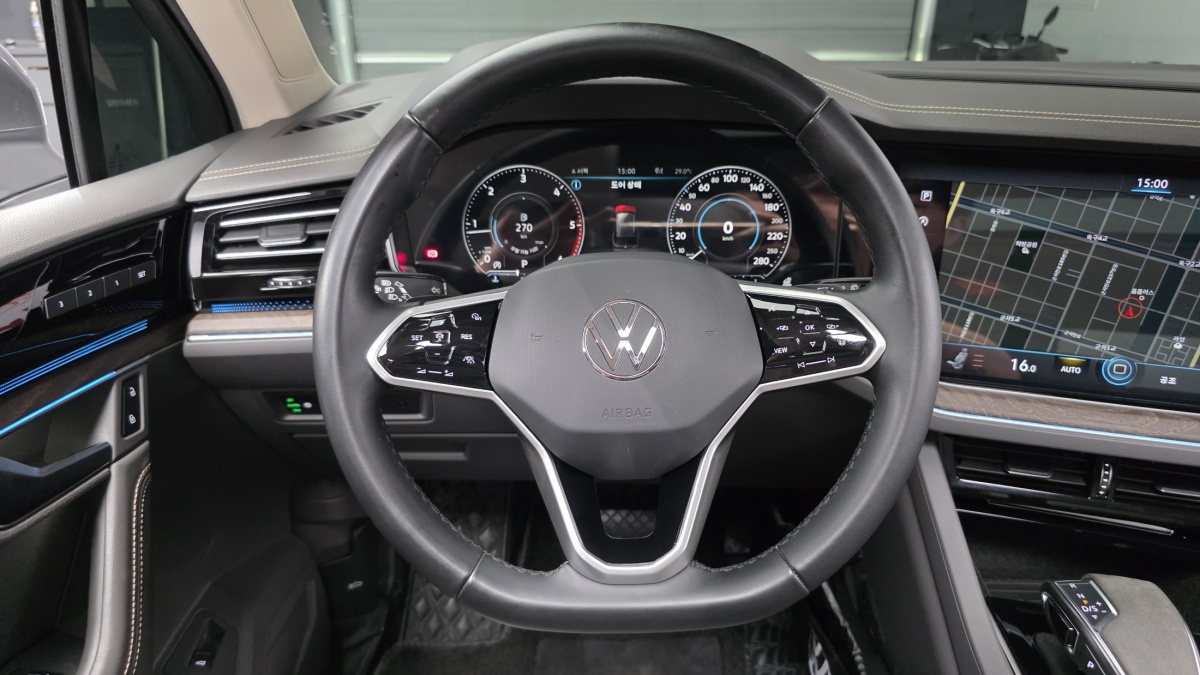Volkswagen Touareg, 2023 — фото 12 из 12