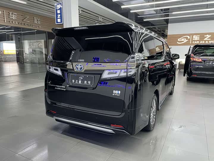 Toyota Vellfire, 2022 — фото 6 из 9