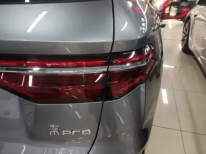 BYD Song Pro Hybrid, 2023 — фото 8 из 9