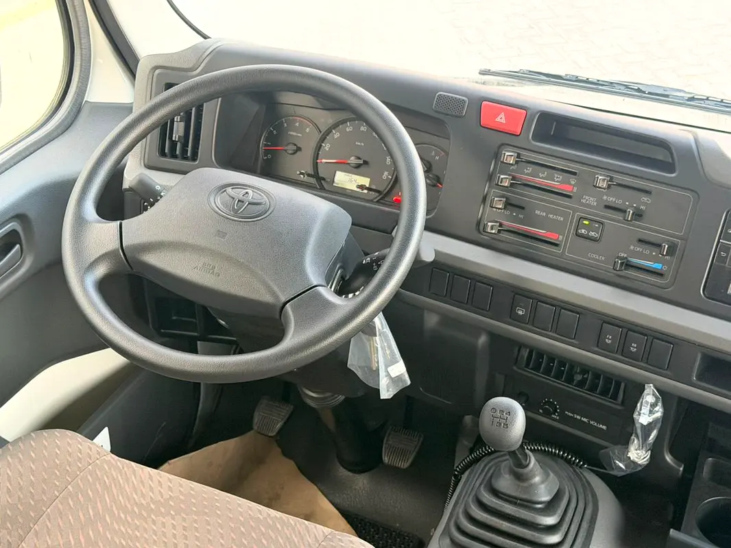 Toyota Coaster, 2025 — фото 10 из 10