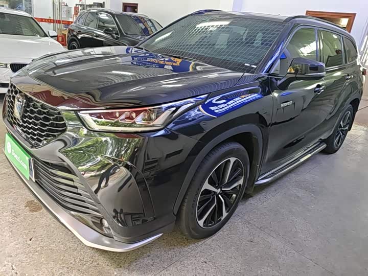 Toyota Crown Kluger, 2024 — фото 2 из 9