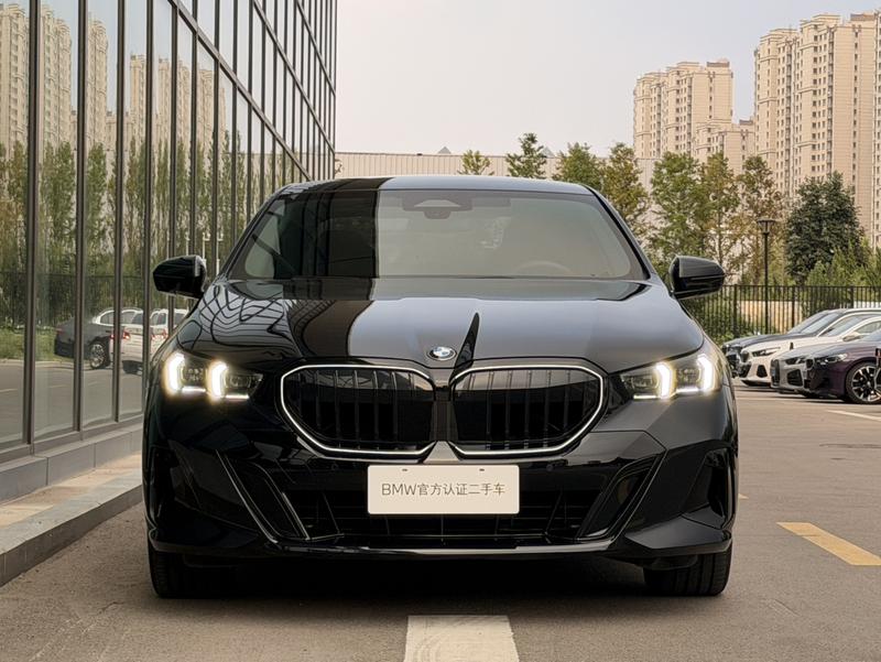 BMW 5 Series, 2025 — фото 2 из 12
