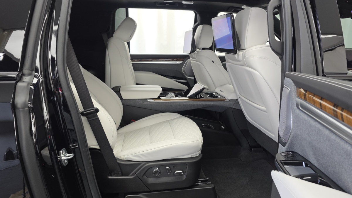 Cadillac Escalade, 2025 — фото 10 из 12