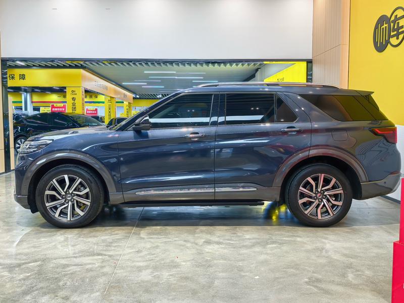 Ford Explorer, 2023 — фото 4 из 12