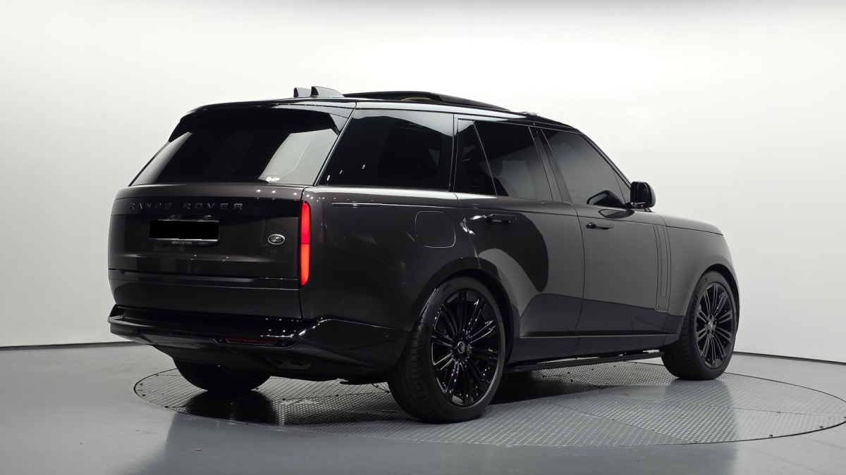 Land Rover Range Rover, 2023 — фото 2 из 12