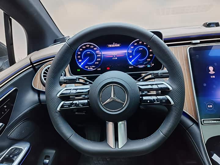 Mercedes-Benz EQE, 2025 — фото 5 из 9