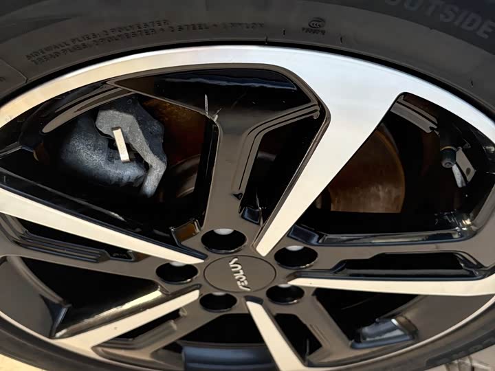 Dongfeng Aeolus Yixuan Max, 2024 — фото 4 из 9