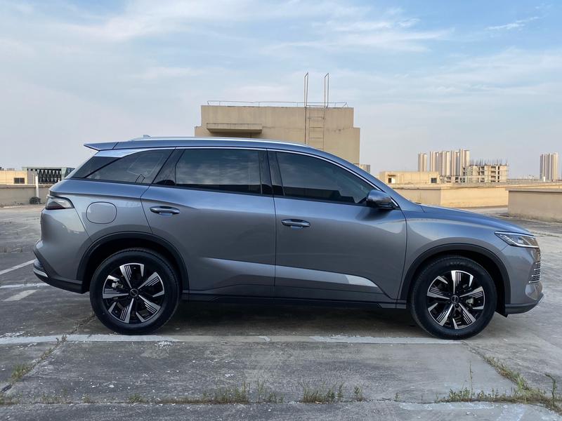BYD Sea Lion 05 DM-i Hybrid, 2025 — фото 8 из 12