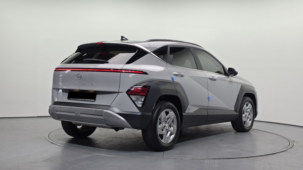 Hyundai Kona, 2023 — фото 2 из 12