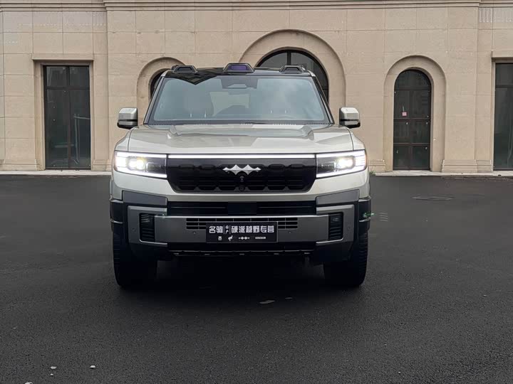 BYD FangChengBao Leopard 8, 2026 — фото 2 из 9