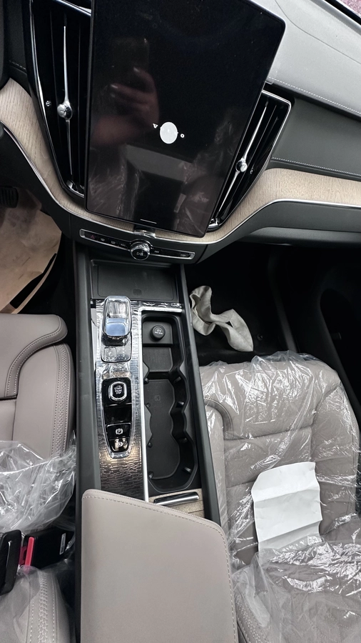 Volvo Xc60, 2025 — фото 9 из 12