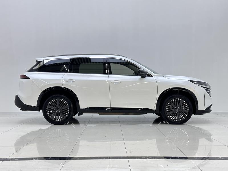 Nissan Pathfinder, 2023 — фото 8 из 12