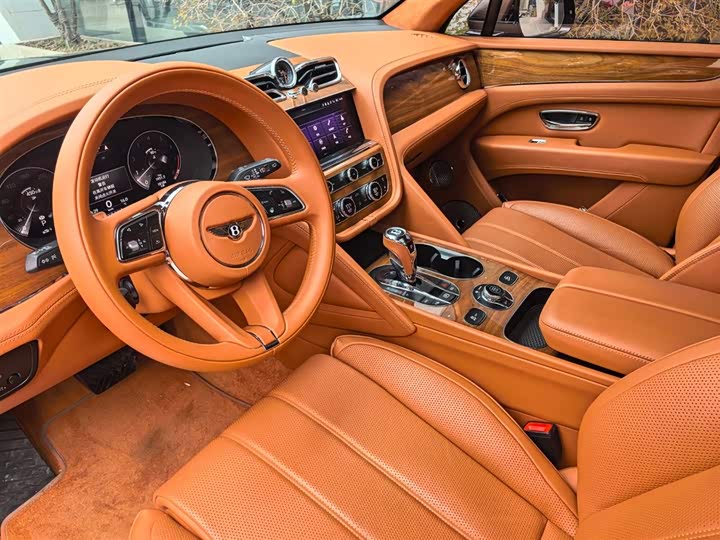 Bentley Bentayga, 2022 — фото 5 из 9