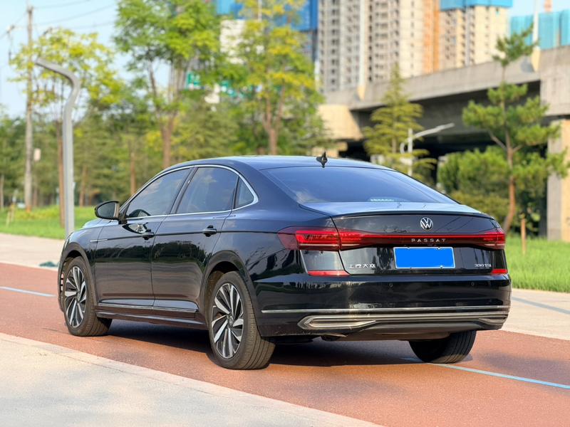 Volkswagen Passat, 2022 — фото 4 из 12