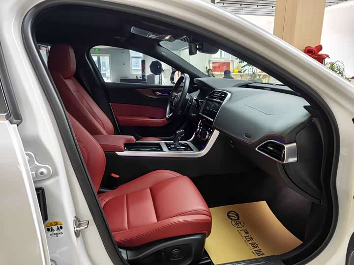 Jaguar XE L, 2025 — фото 7 из 9