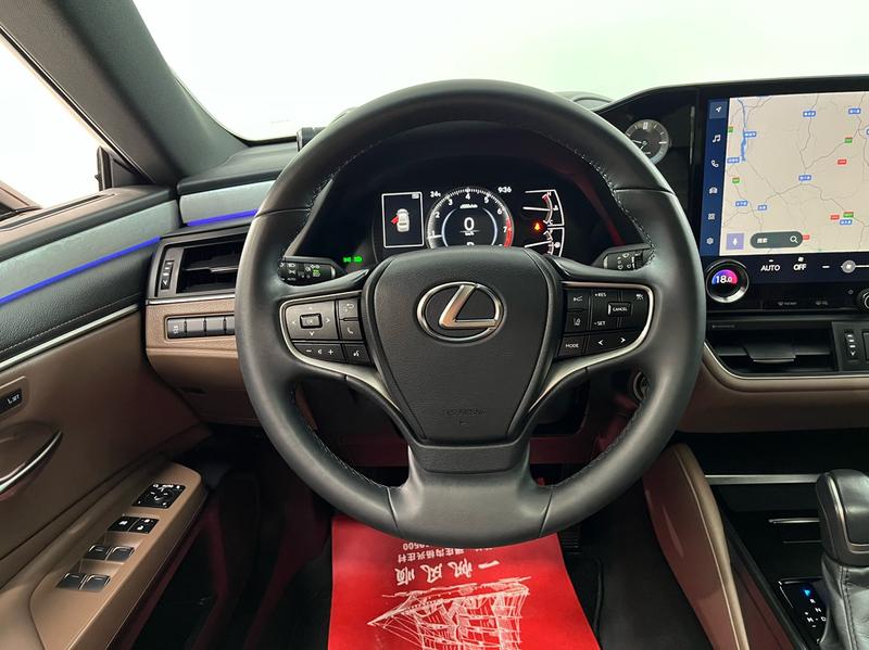 Lexus ES, 2025 — фото 10 из 12