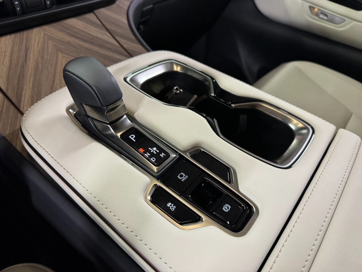 Lexus LM, 2025 — фото 10 из 12