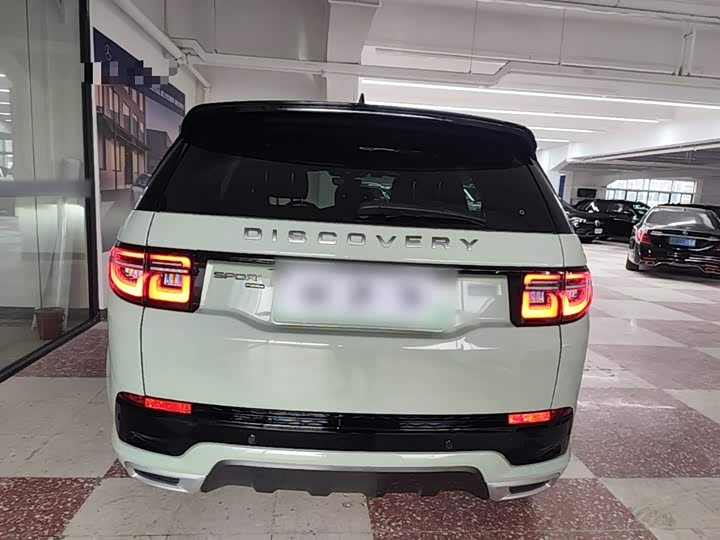 Land Rover Discovery Sport Hybrid, 2023 — фото 6 из 9