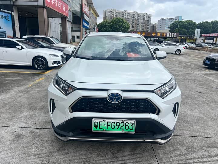 Toyota RAV4 Hybrid, 2022 — фото 2 из 9