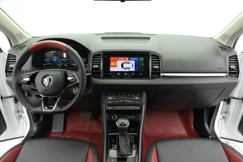 Skoda Karoq, 2023 — фото 8 из 12