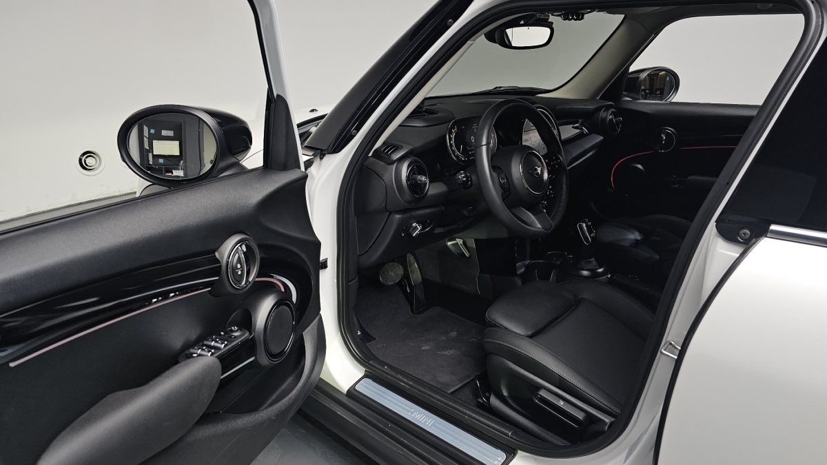 Mini Cooper, 2023 — фото 10 из 12