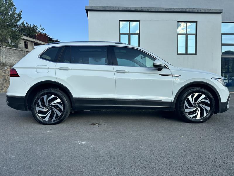 Volkswagen Tiguan L Pro, 2023 — фото 7 из 12