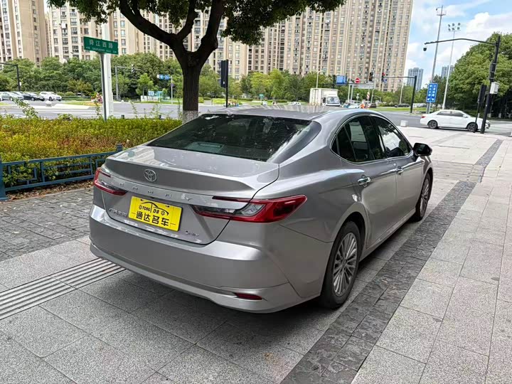 Toyota Camry, 2025 — фото 6 из 9
