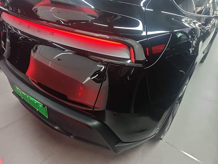 Tesla Model Y, 2025 — фото 8 из 9