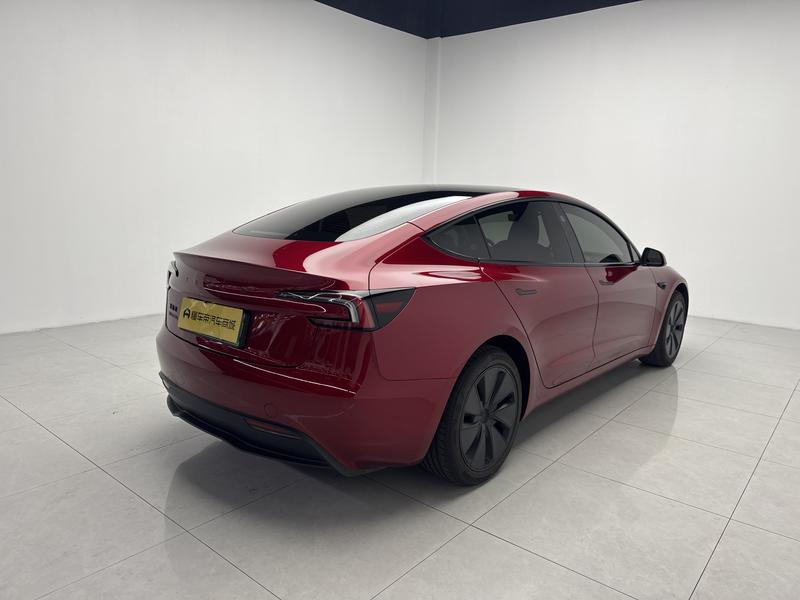 Tesla Model 3, 2026 — фото 7 из 12