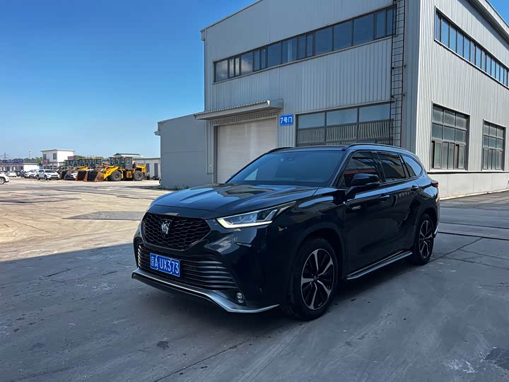 Toyota Crown Kluger, 2021 — купить в Кирове под ключ