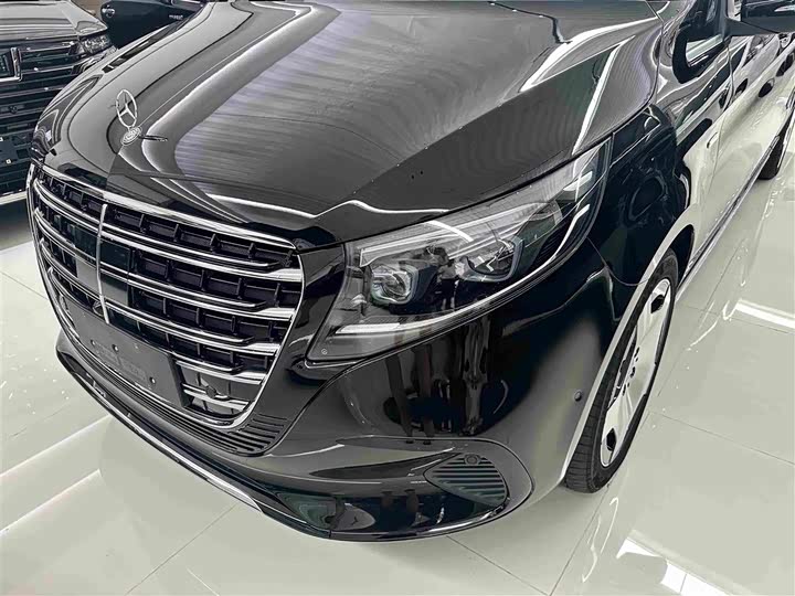 Mercedes-Benz V-Class, 2024 — фото 3 из 9