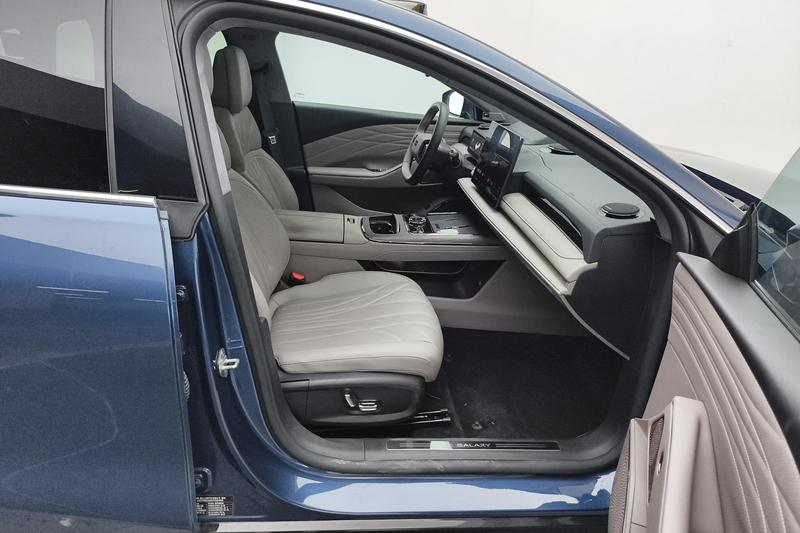 Geely Galaxy Starshine 8 EM-i, 2024 — фото 12 из 12