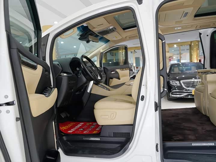 Toyota Vellfire, 2022 — фото 5 из 9