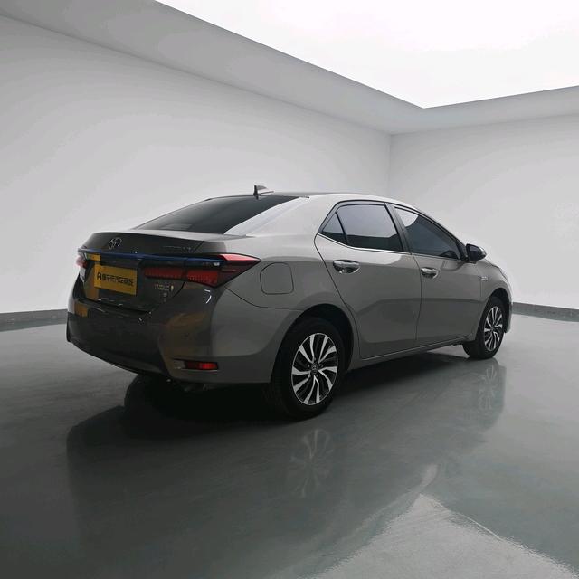 Toyota Corolla Hybrid, 2021 — фото 7 из 12