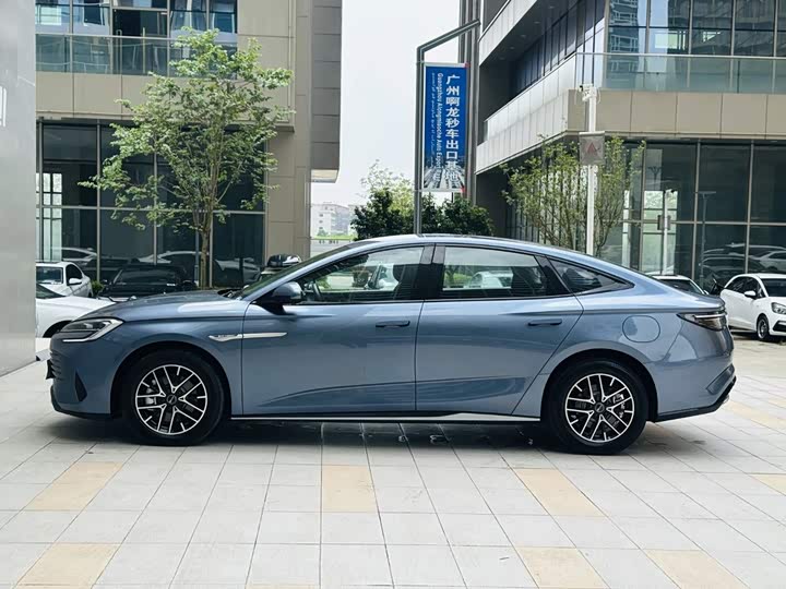 BYD Seal 07 DM-i Hybrid, 2025 — фото 4 из 9