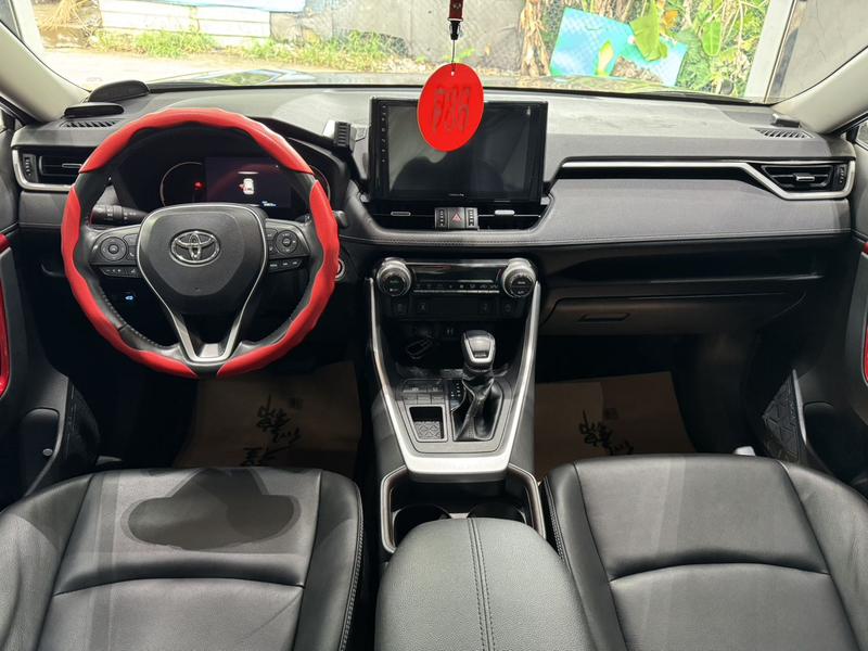 Toyota RAV4, 2022 — фото 8 из 12