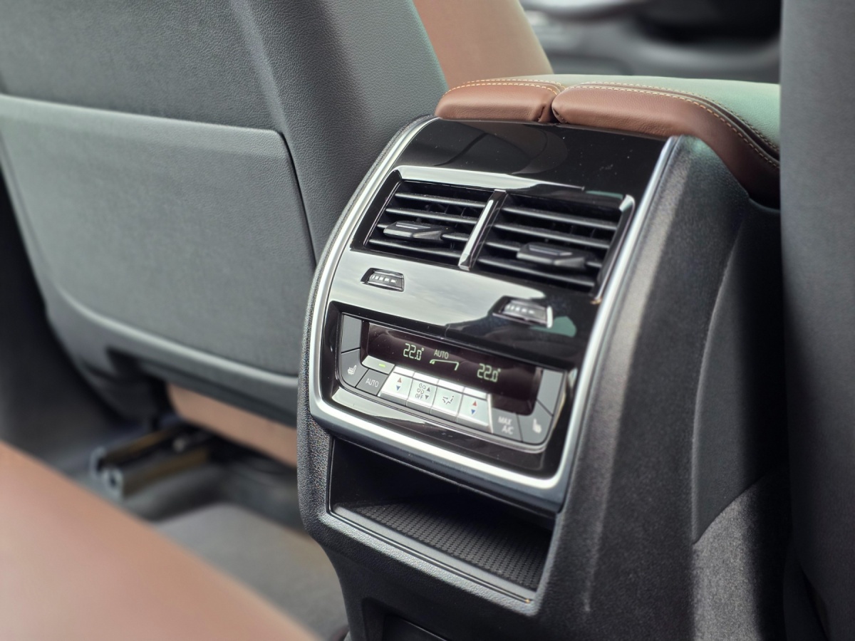 BMW X5, 2025 — фото 12 из 12
