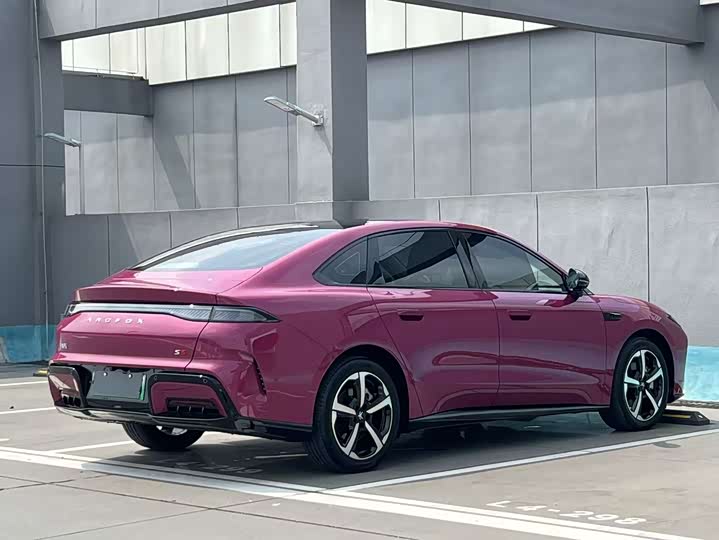 BAIC Arcfox S3, 2026 — фото 6 из 9