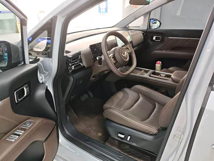 Wuling Starlight 730 Hybrid/EV, 2025 — фото 4 из 9