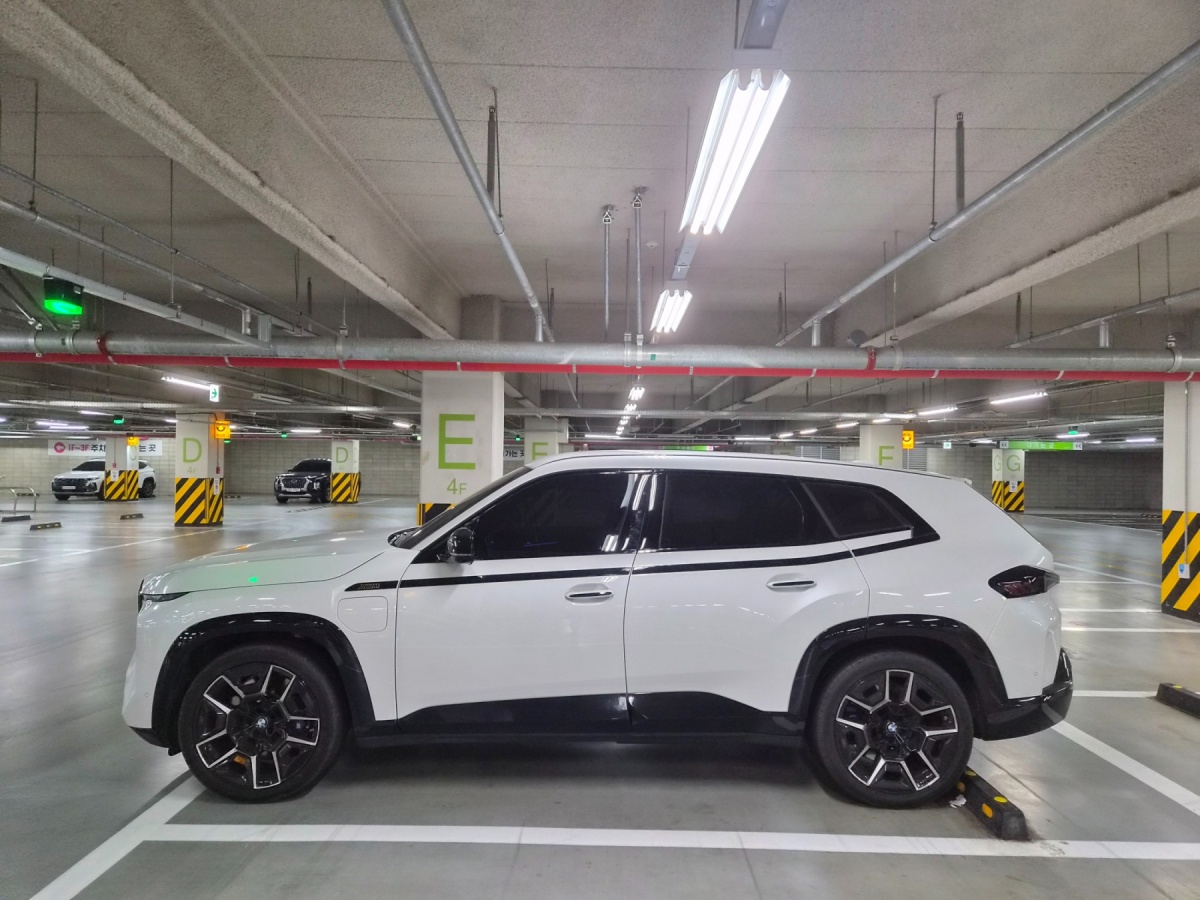 BMW XM, 2025 — фото 3 из 12