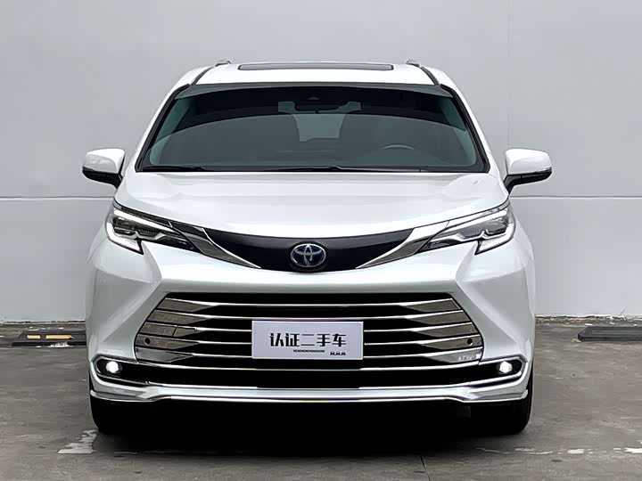 Toyota Sienna, 2022 — фото 3 из 9