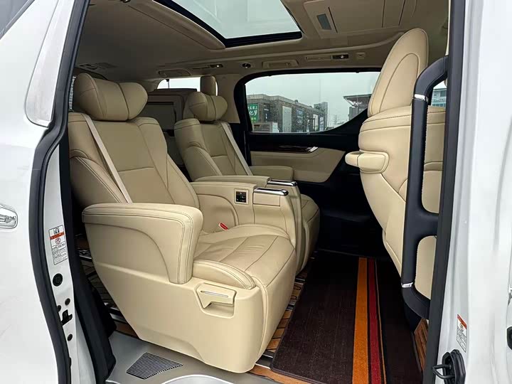 Toyota Alphard, 2022 — фото 9 из 12